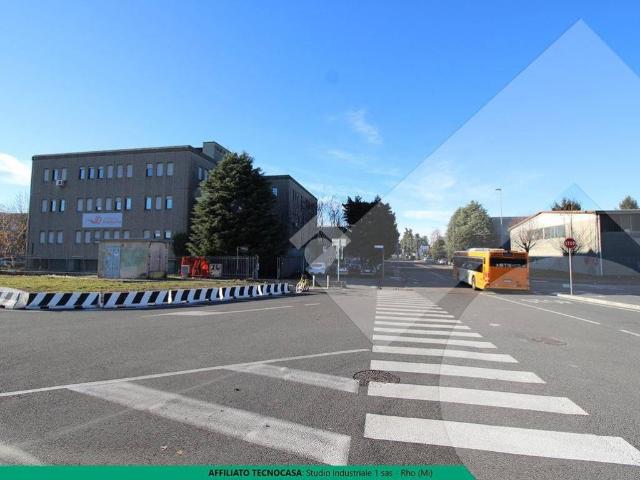 Locale Commerciale in affitto a Rho, Lombardia