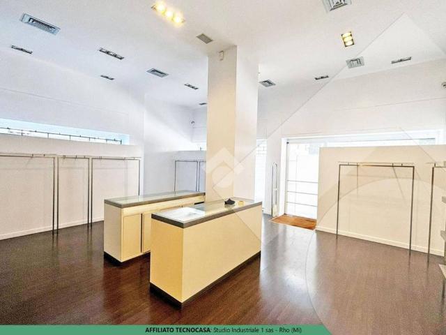 Locale Commerciale in affitto a San Giovanni, Rho