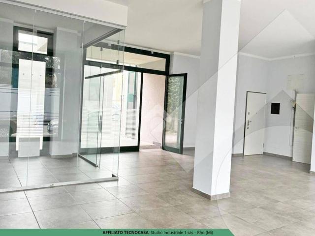 Locale Commerciale in affitto a San Pietro, Rho