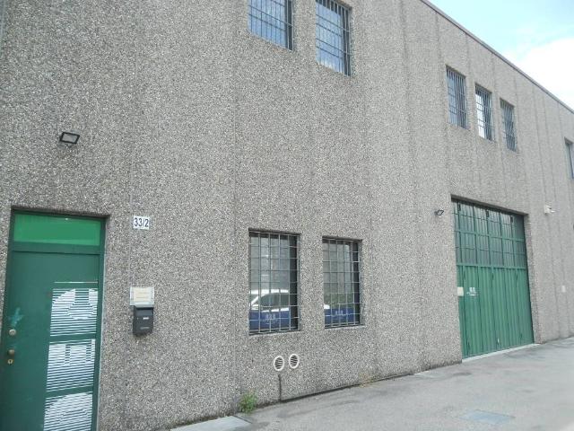 Locale Commerciale in affitto a Rho, Lombardia