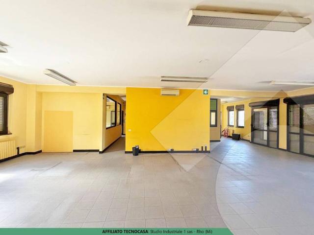 Locale Commerciale in affitto a Rho, Lombardia