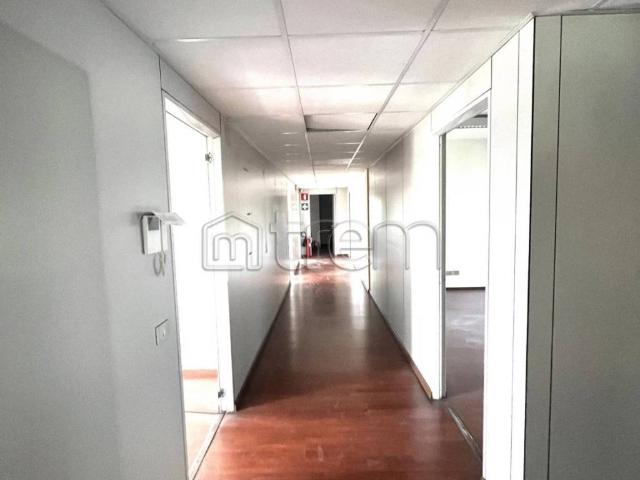 Locale Commerciale in affitto a Rho, Lombardia