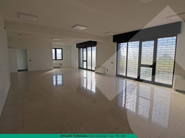Locale Commerciale in affitto a Rho, Lombardia
