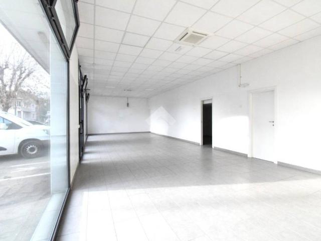Locale Commerciale in affitto a San Lorenzo in Strada, Riccione