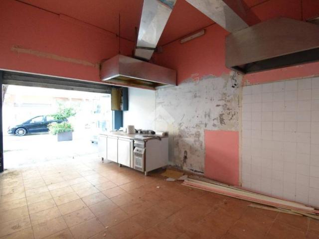 Locale Commerciale in affitto a Alba, Riccione