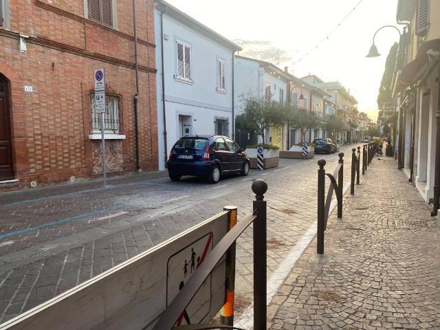 Locale Commerciale in affitto a Riccione, Reggio Emilia