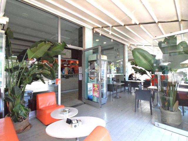 Locale Commerciale in affitto a Riccione, Reggio Emilia