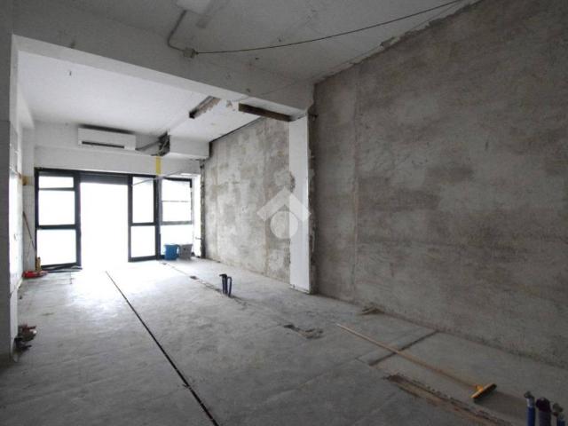 Locale Commerciale in affitto a Riccione, Reggio Emilia