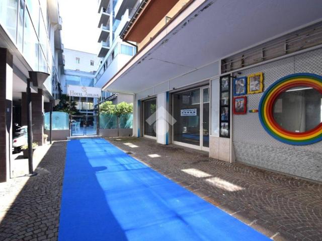 Locale Commerciale in affitto a Alba, Riccione