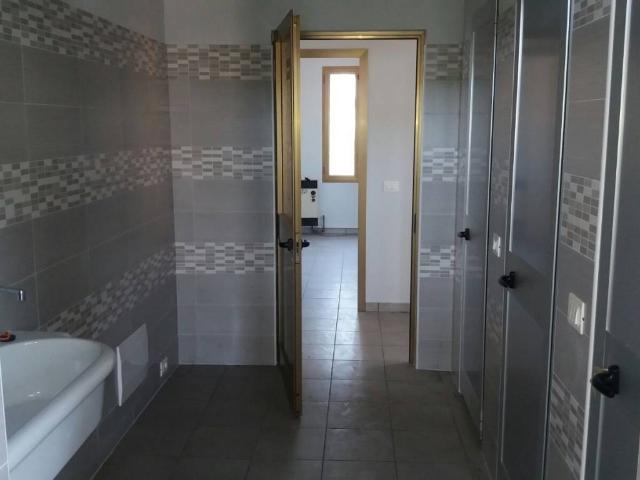 Locale Commerciale in affitto a Ricengo, Lombardia