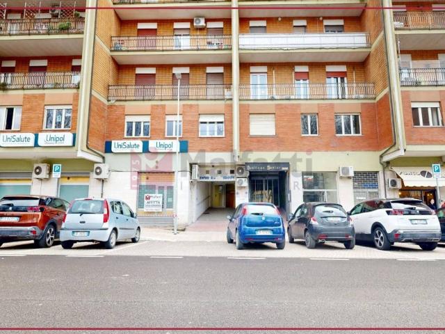 Locale Commerciale in affitto a Città Giardino, Rieti