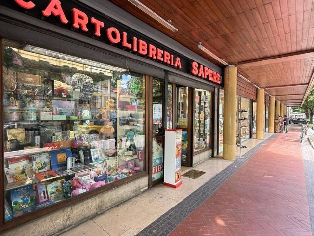 Locale Commerciale in affitto a Regina Pacis, Rieti
