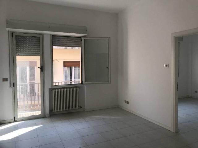 Locale Commerciale in affitto a Rimini, Reggio Emilia