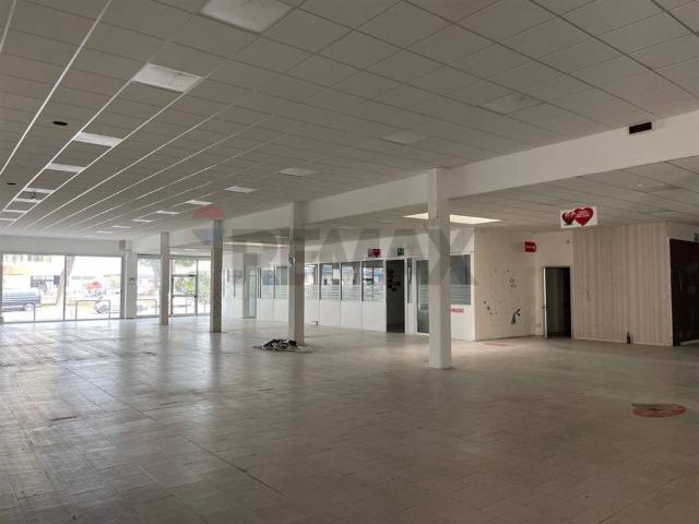 Locale Commerciale in affitto a Rimini, Reggio Emilia