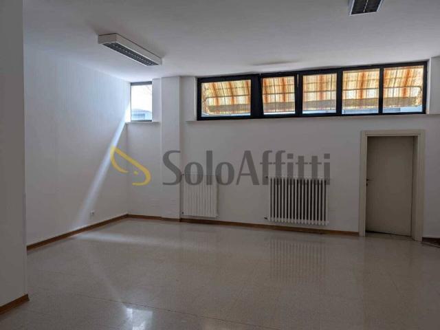 Locale Commerciale in affitto a Rimini, Reggio Emilia