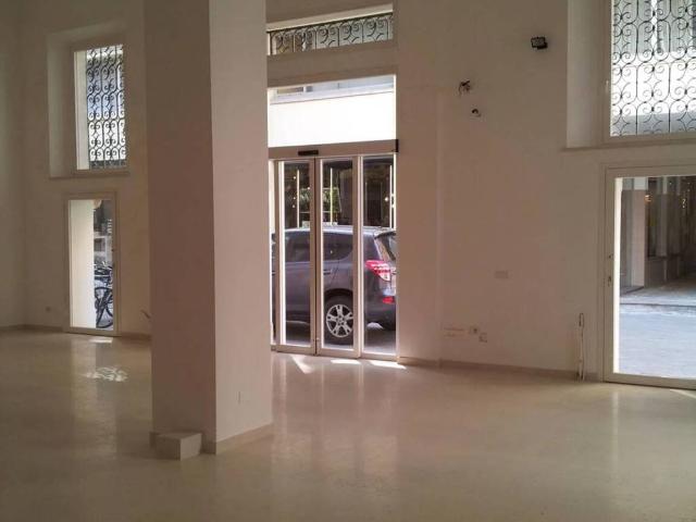 Locale Commerciale in affitto a San Giovanni, Rimini