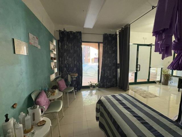 Locale Commerciale in affitto a Spadarolo, Rimini