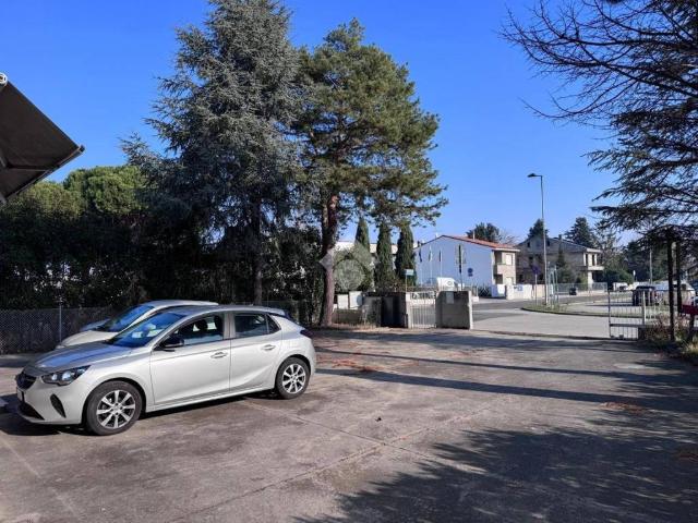 Locale Commerciale in affitto a Viserba Monte, Rimini