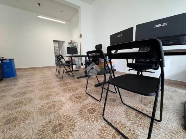 Locale Commerciale in affitto a Rimini, Reggio Emilia