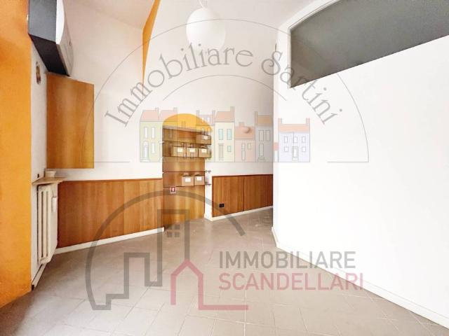 Locale Commerciale in affitto a Rimini, Reggio Emilia