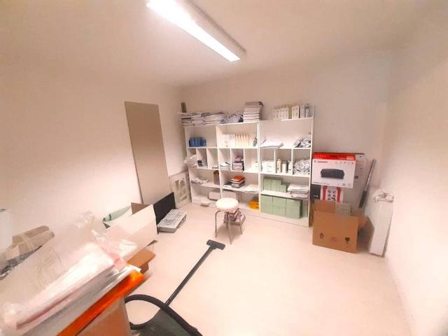 Locale Commerciale in affitto a Rimini, Reggio Emilia
