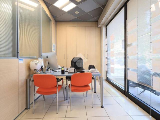 Locale Commerciale in affitto a Rimini, Reggio Emilia