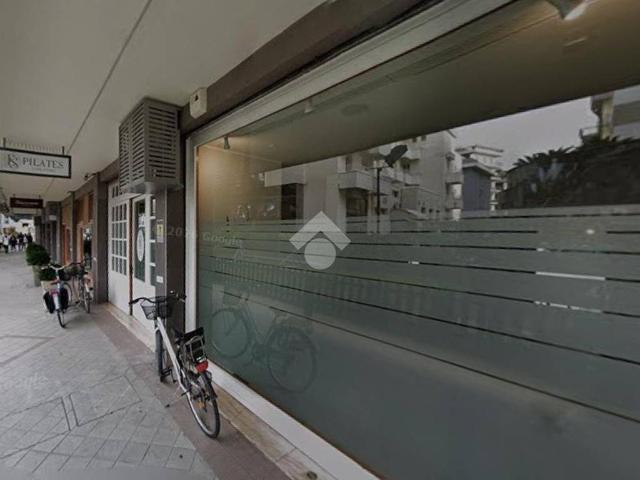 Locale Commerciale in affitto a Rimini, Reggio Emilia