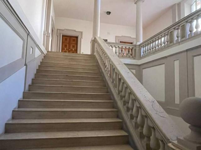 Locale Commerciale in affitto a Rimini, Reggio Emilia