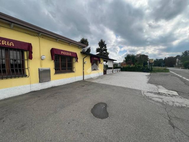 Locale Commerciale in affitto a Pianura Reggiana, Re