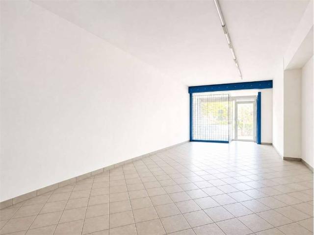 Locale Commerciale in affitto a Pianura Reggiana, Re