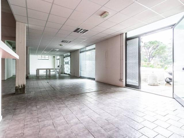 Locale Commerciale in affitto a Unione della Romagna Faentina, Riolo Terme