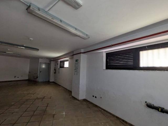 Locale Commerciale in affitto a Ripalimosani, Molise