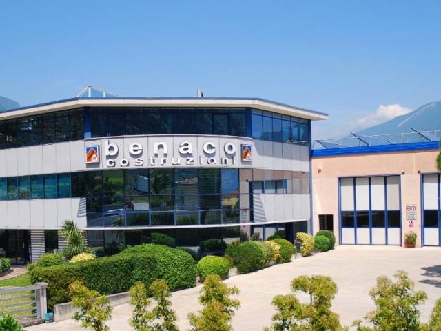 Locale Commerciale in affitto a Comunità Alto Garda e Ledro, Riva