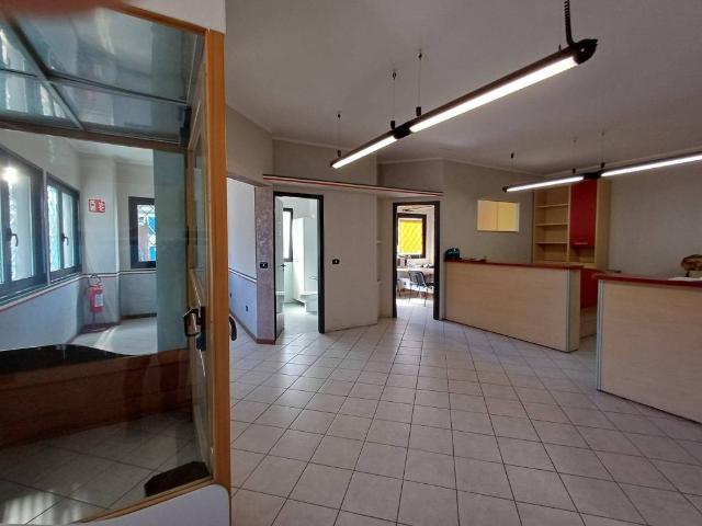 Locale Commerciale in affitto a Piemonte, Torino