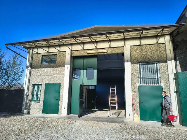 Locale Commerciale in affitto a Piemonte, Torino