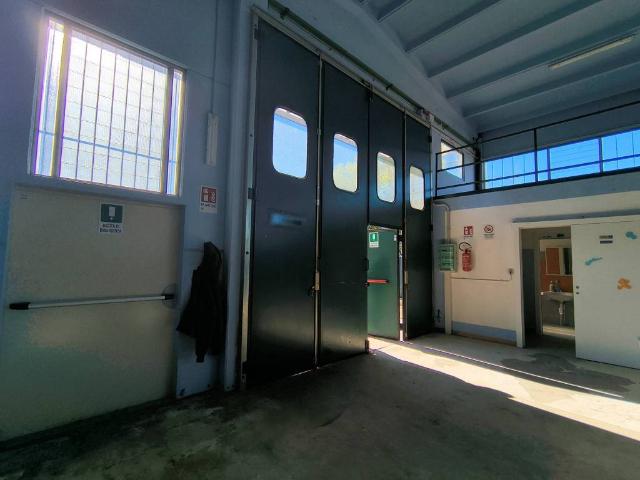 Locale Commerciale in affitto a Piemonte, Torino