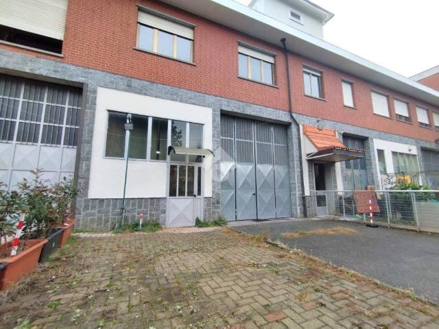 Locale Commerciale in affitto a Piemonte, Torino
