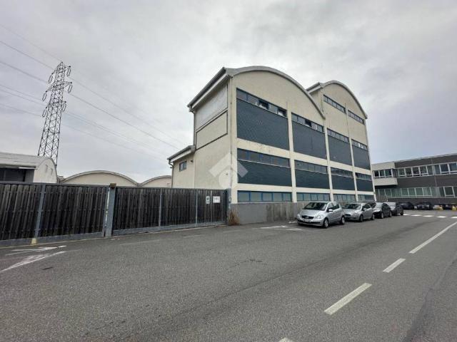 Locale Commerciale in affitto a Piemonte, Torino