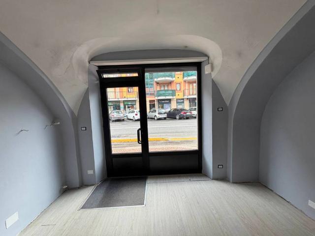 Locale Commerciale in affitto a Piemonte, Torino