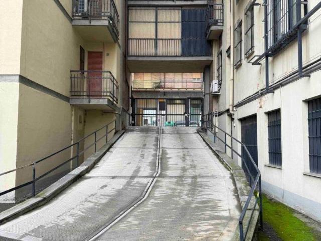 Locale Commerciale in affitto a Piemonte, Torino
