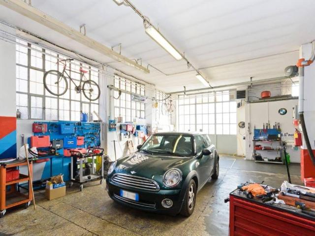 Locale Commerciale in affitto a Borgo Uriola, Piemonte