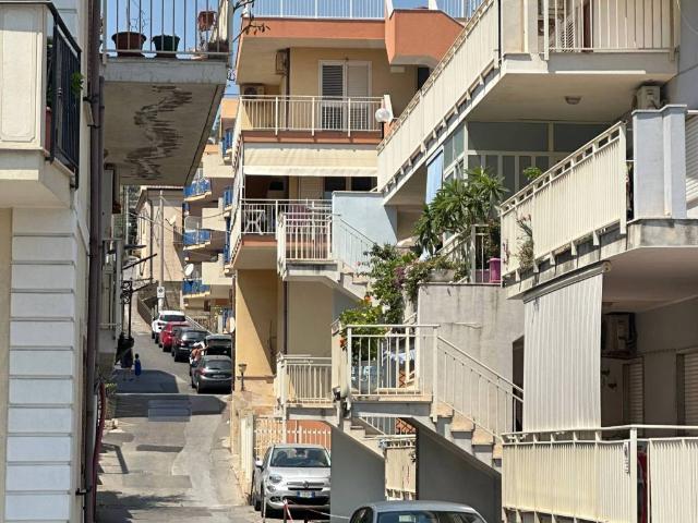 Locale Commerciale in affitto a Roccalumera, Sicilia