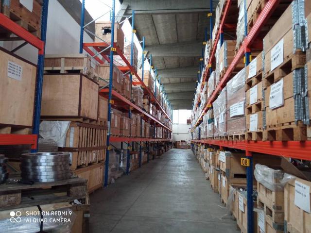 Locale Commerciale in affitto a Rodano, Lombardia