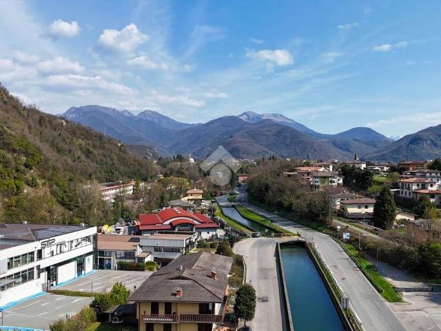 Locale Commerciale in affitto a Comunità montana della Valle Sabbia, Roè Volciano