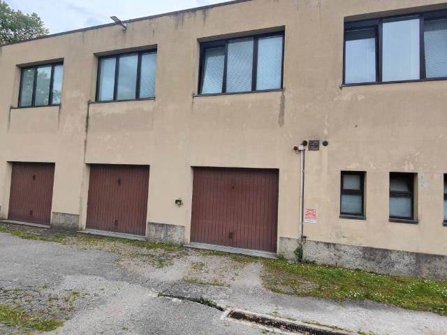 Locale Commerciale in affitto a Rogeno, Lombardia