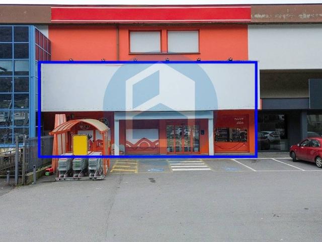Locale Commerciale in affitto a Rogno, Lombardia