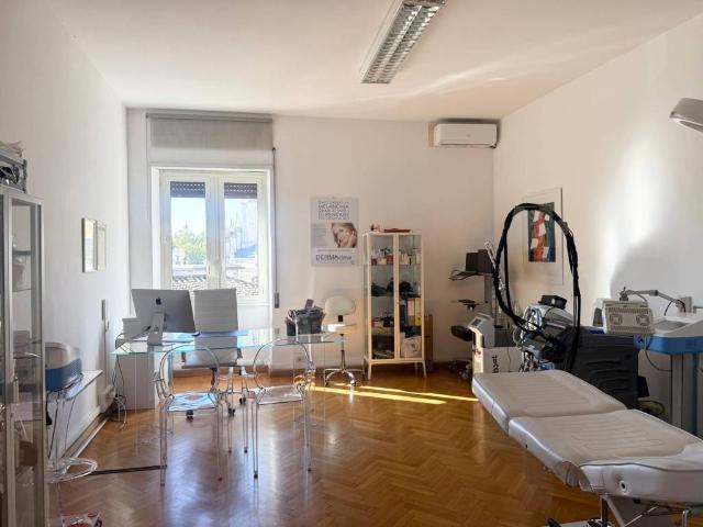 Locale Commerciale in affitto a Prati, Roma