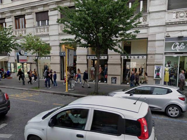 Locale Commerciale in affitto a Municipio Roma I, Roma Capitale