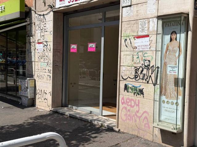 Locale Commerciale in affitto a Municipio Roma VII, Roma Capitale