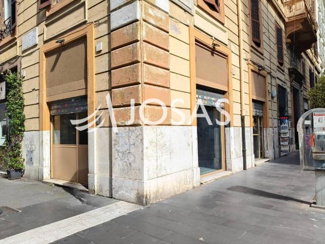 Locale Commerciale in affitto a Municipio Roma I, Roma Capitale